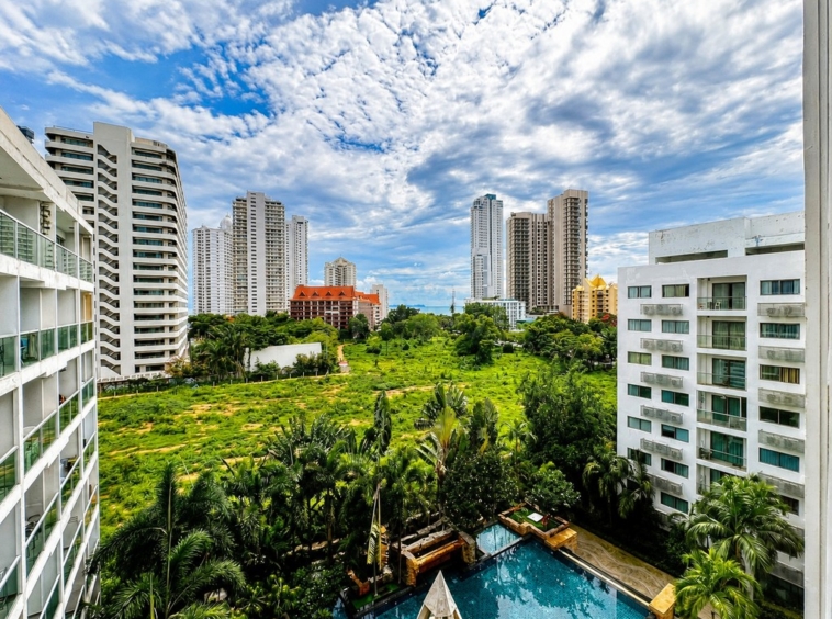 ✨ ขายคอนโดติดทะเล Club Royal Condominium | วิวสระและวิวทะเล ✨ – ภาพหลัก – Wongamat – #9P-15939