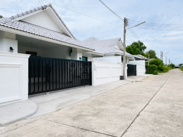 ✨ บ้านเดี่ยวพรีเซลล์ | Pattaya Village เส้น 36 หนองปลาไหล | โปรเดือนกันยายน ✨ – ภาพหลัก – East Pattaya – #9P-17034